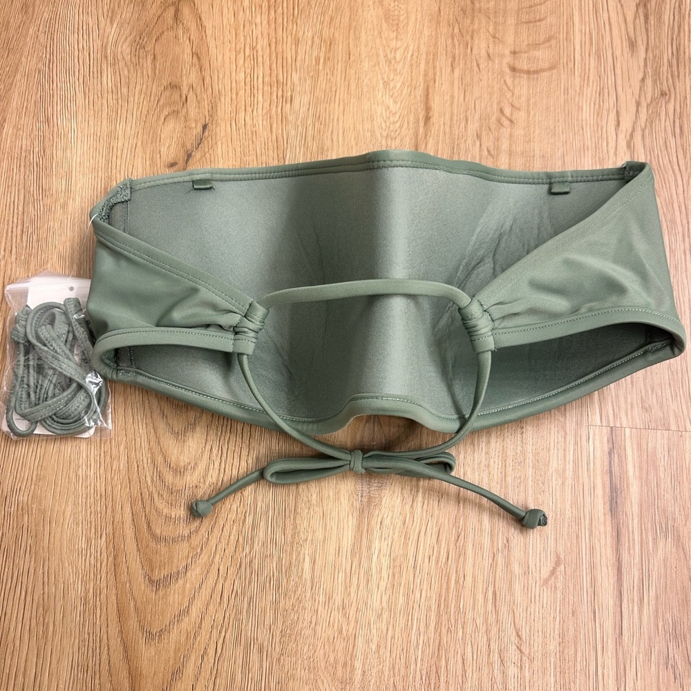 Body Glove Woman’s Standard Smoothies Bandeau Size Large - Picture 3 of 3